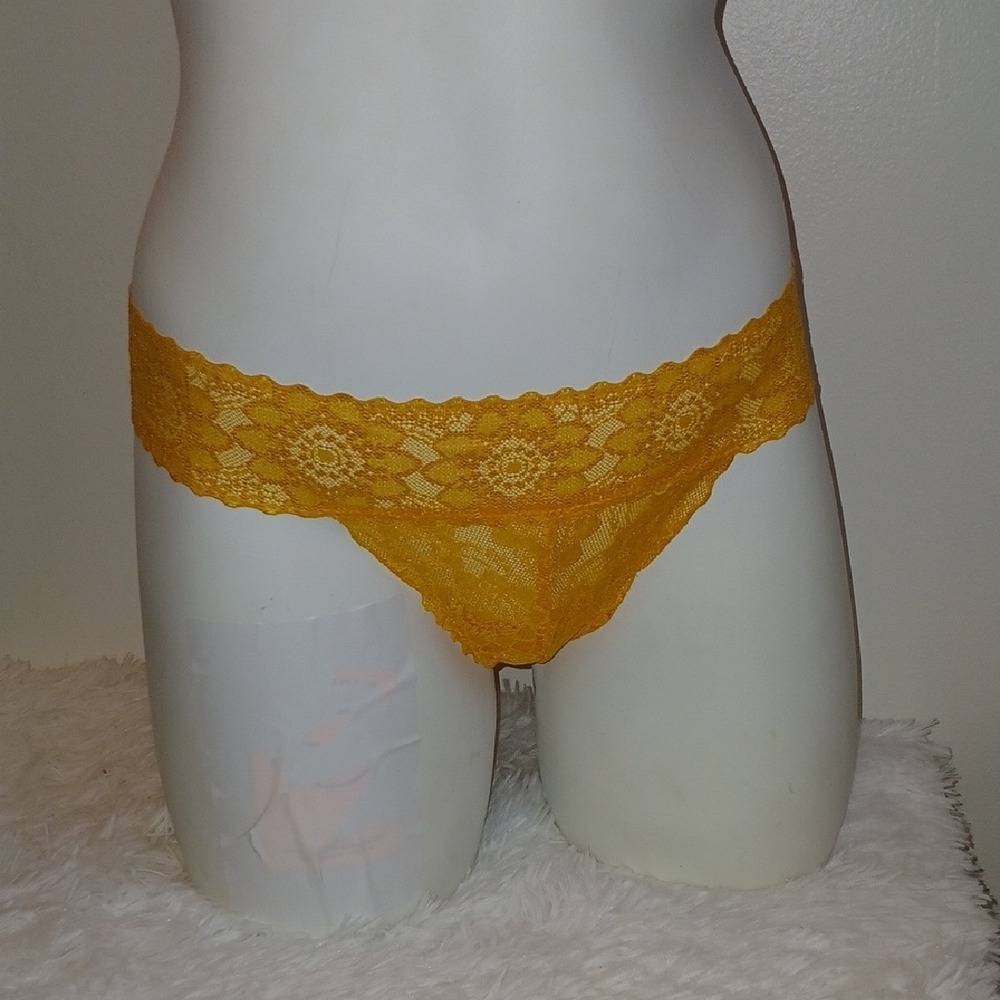 PINK‎ Victoria's Secret Sexy Feminine Bright Lace Bralette and Thong Panty Set - Picture 4 of 16